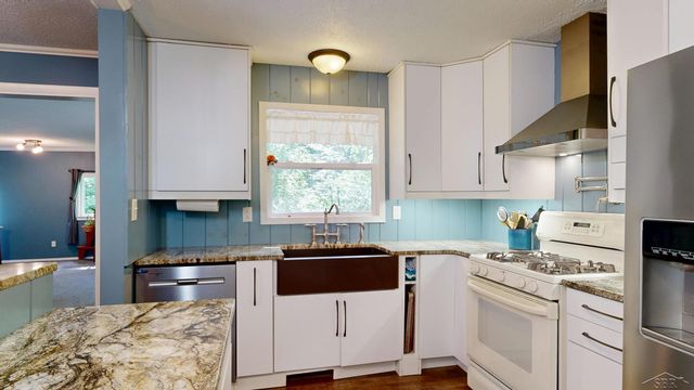 549 S Eight Mile Road, Midland, MI 48640