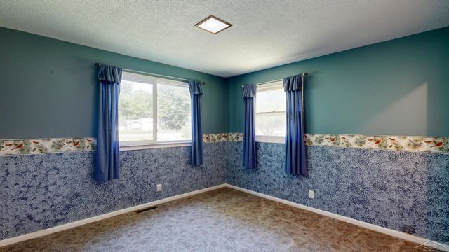 549 S Eight Mile Road, Midland, MI 48640