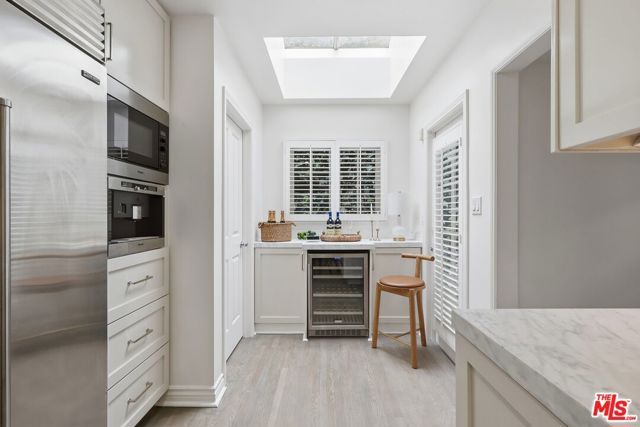 8809 Evanview Drive, Los Angeles, CA 90069