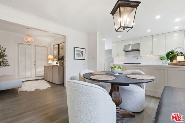 8809 Evanview Drive, Los Angeles, CA 90069