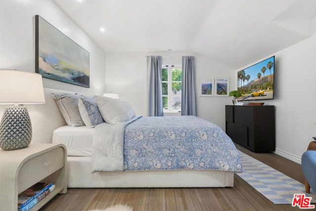 8809 Evanview Drive, Los Angeles, CA 90069