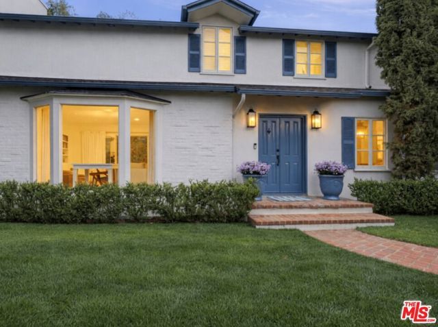 8809 Evanview Drive, Los Angeles, CA 90069