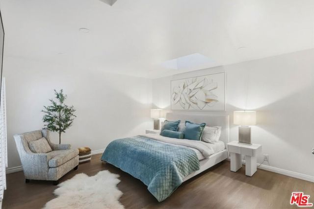 8809 Evanview Drive, Los Angeles, CA 90069