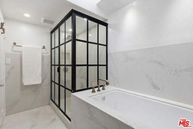 8809 Evanview Drive, Los Angeles, CA 90069