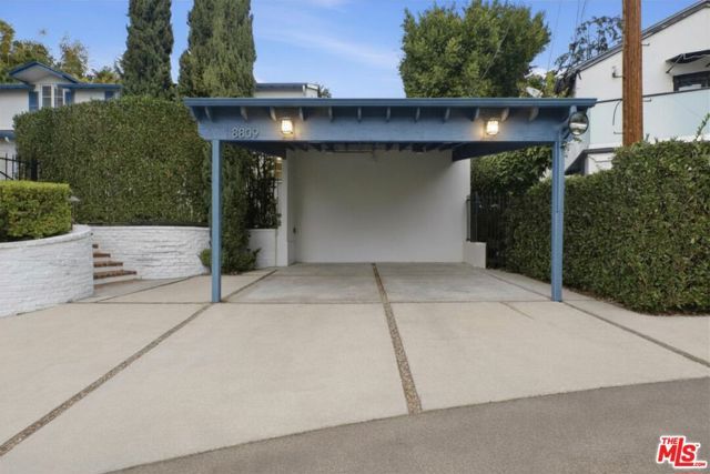 8809 Evanview Drive, Los Angeles, CA 90069