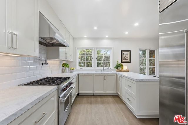 8809 Evanview Drive, Los Angeles, CA 90069