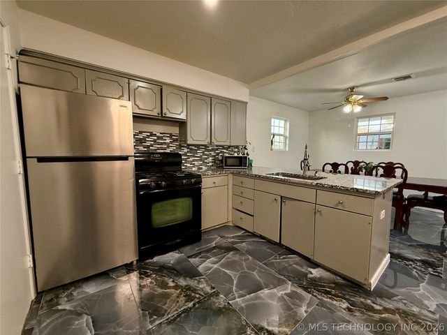 2405 S 123rd East Avenue, Tulsa, OK 74129