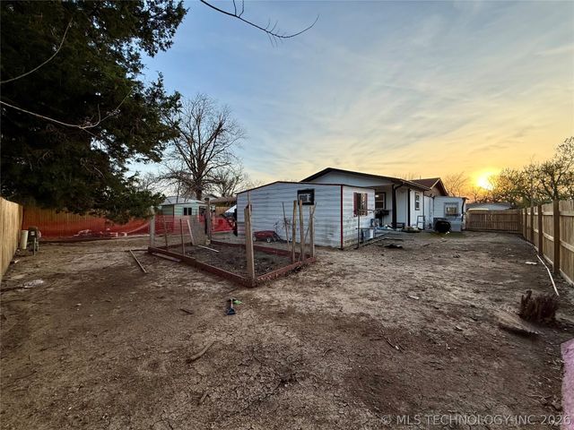 2405 S 123rd East Avenue, Tulsa, OK 74129