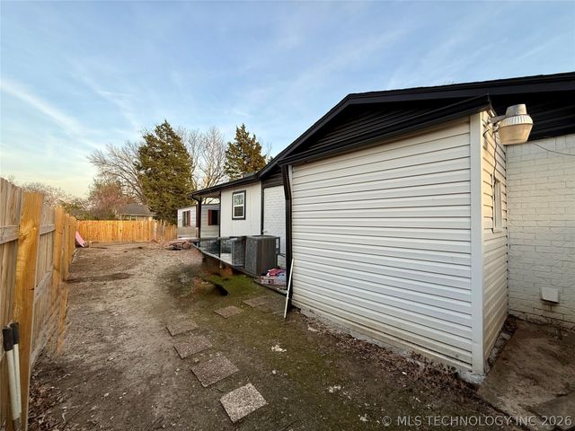 2405 S 123rd East Avenue, Tulsa, OK 74129