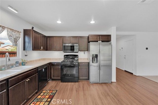 11075 Paso Blanco, Adelanto, CA 92301