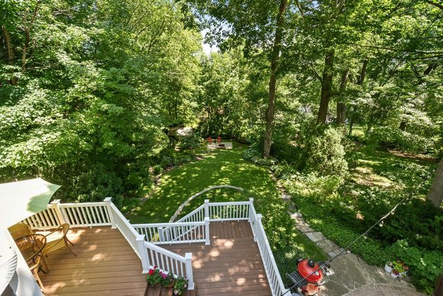 900 Apple Tree LANE, Brookfield, WI 53005