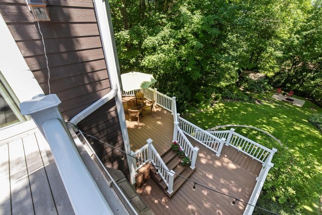 900 Apple Tree LANE, Brookfield, WI 53005