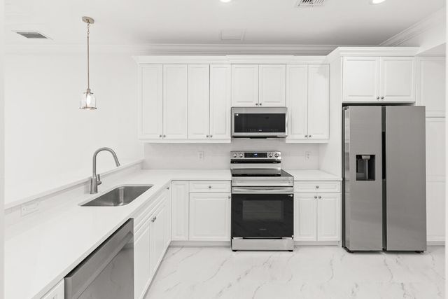 47 SW Osceola Street 206, Stuart, FL 34994