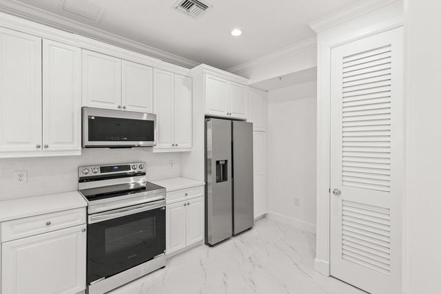 47 SW Osceola Street 206, Stuart, FL 34994