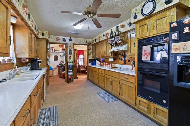 311 Wheeler Creek Court, Gainesville, TX 76240