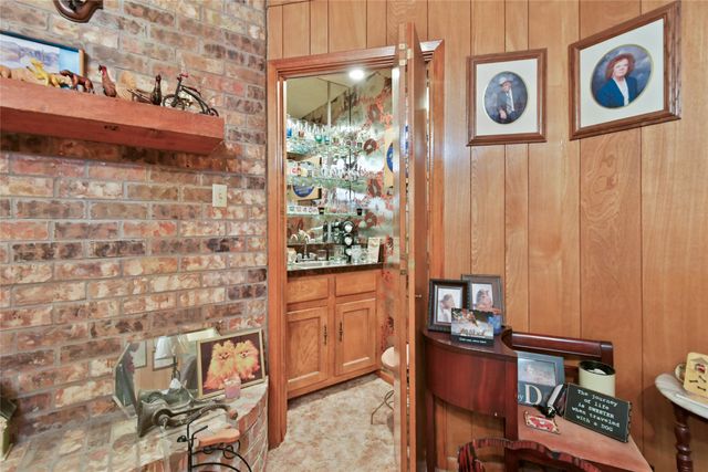 311 Wheeler Creek Court, Gainesville, TX 76240