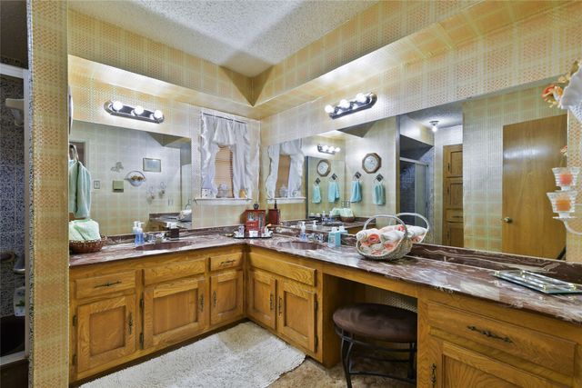 311 Wheeler Creek Court, Gainesville, TX 76240