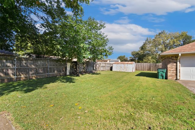 311 Wheeler Creek Court, Gainesville, TX 76240