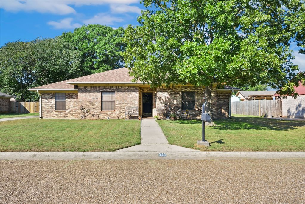 311 Wheeler Creek Court, Gainesville, TX 76240