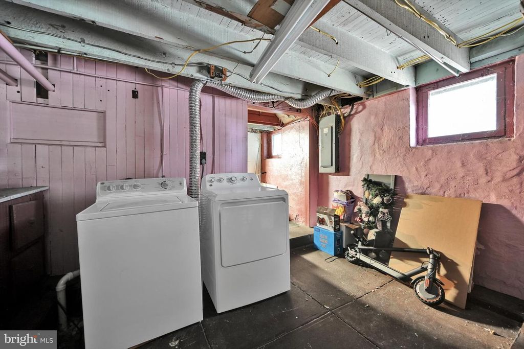 Image 24 of property listing at 234 S SCHUYLKILL AVE, Shenandoah, PA 17976