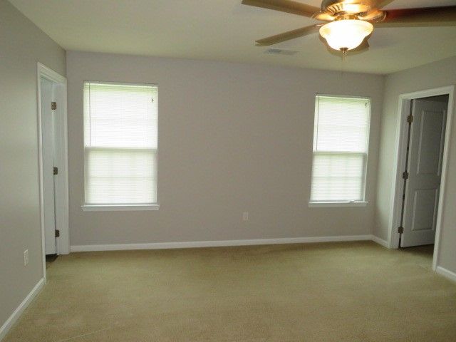 6202 Lenox Ln, South Fayette, PA 15057