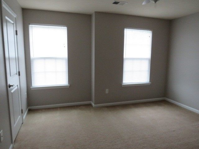 6202 Lenox Ln, South Fayette, PA 15057