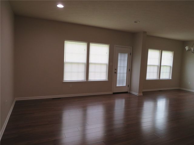 6202 Lenox Ln, South Fayette, PA 15057