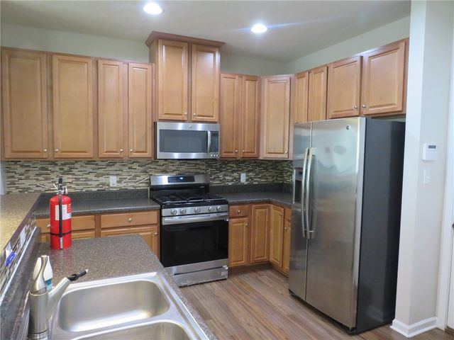 6202 Lenox Ln, South Fayette, PA 15057