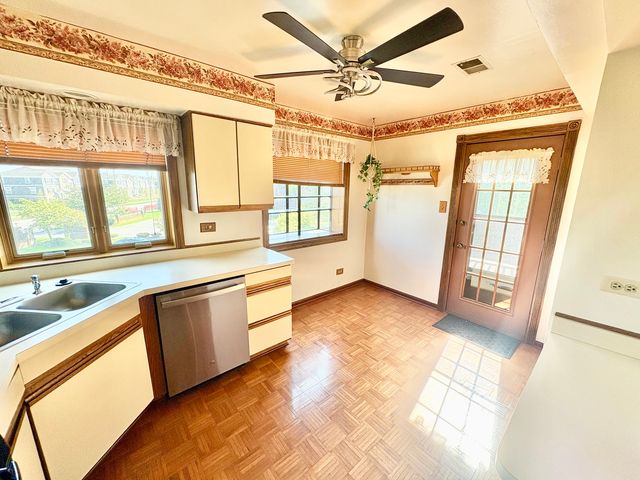 17218 Ridgeland Avenue 3s, Tinley Park, IL 60477