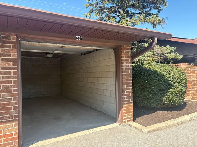 17218 Ridgeland Avenue 3s, Tinley Park, IL 60477