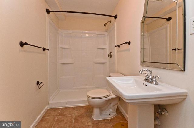 6304 E HIL MAR CIR, District Heights, MD 20747