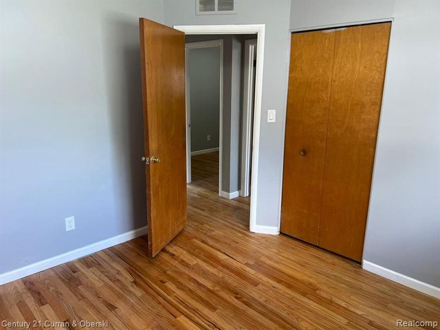 3959 Monroe Street, Dearborn Heights, MI 48125