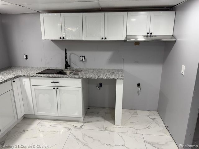 3959 Monroe Street, Dearborn Heights, MI 48125