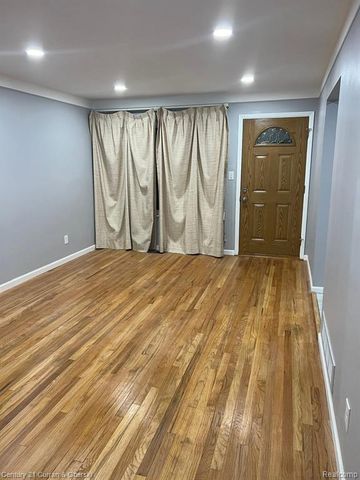 3959 Monroe Street, Dearborn Heights, MI 48125