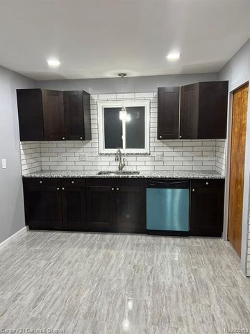 3959 Monroe Street, Dearborn Heights, MI 48125