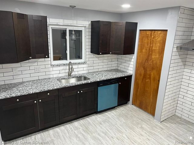 3959 Monroe Street, Dearborn Heights, MI 48125