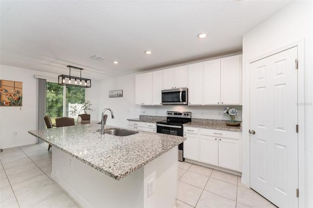 573 VISTA VILLAGES BOULEVARD, Davenport, FL 33896