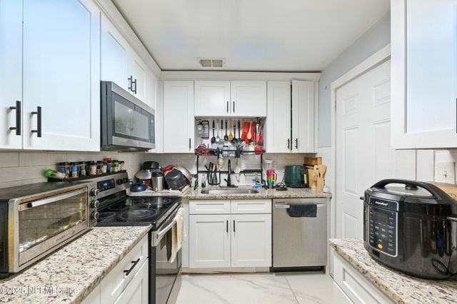 7174 MATTHEW Street, Jacksonville, FL 32210