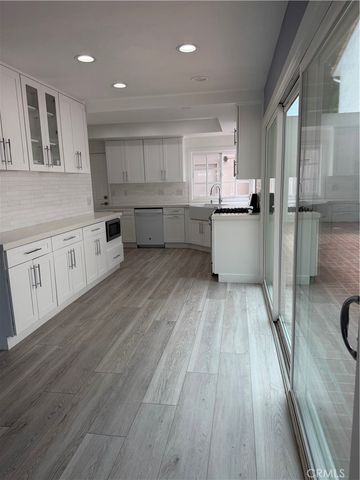 446 Vista Roma, Newport Beach, CA 92660