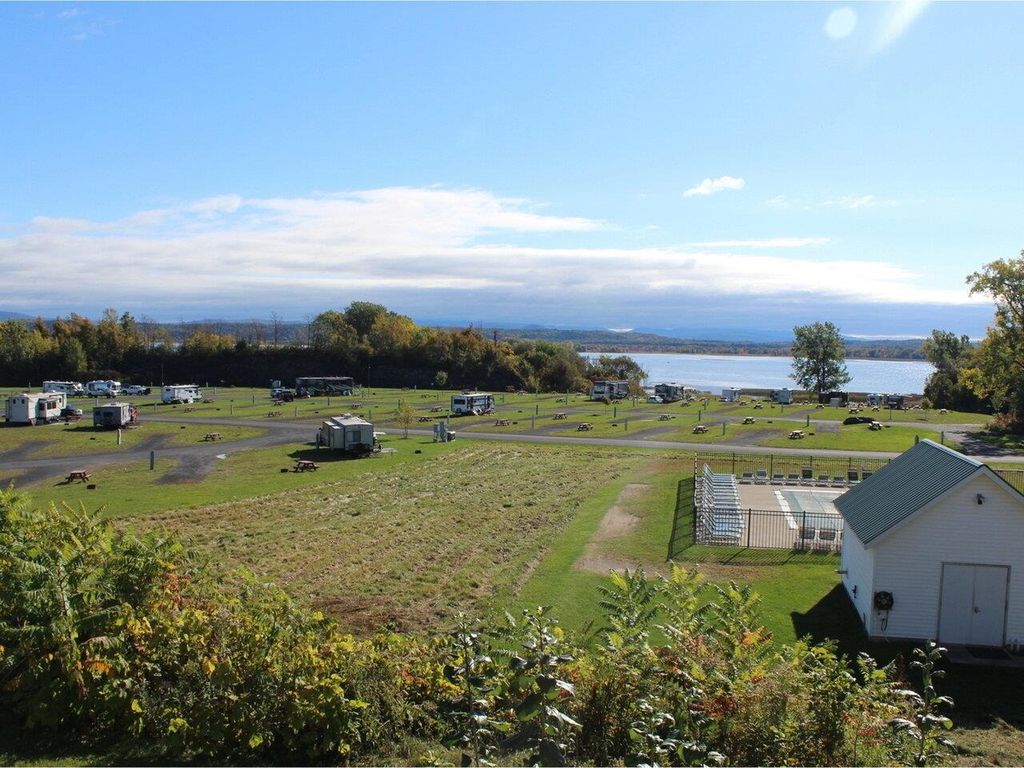 22 Empire Circle, South Hero, VT 05486