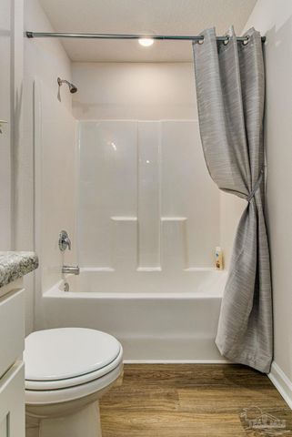 6457 Firefly Dr, Milton, FL 32583