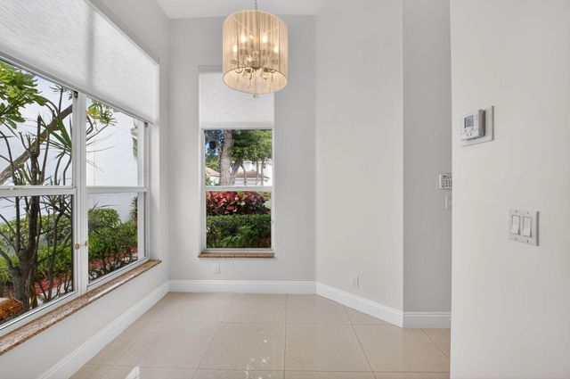 6607 NW 25th Way, Boca Raton, FL 33496