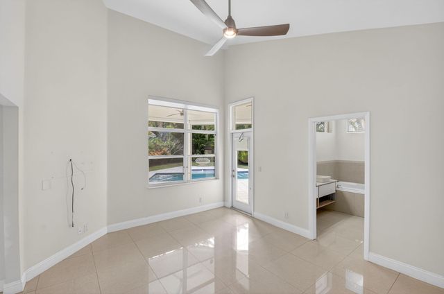 6607 NW 25th Way, Boca Raton, FL 33496