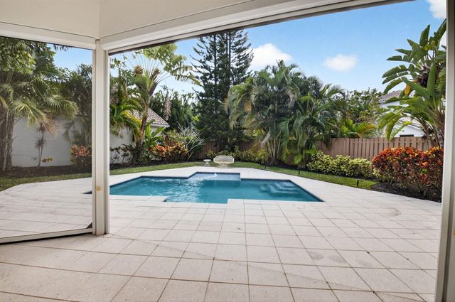 6607 NW 25th Way, Boca Raton, FL 33496