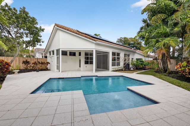 6607 NW 25th Way, Boca Raton, FL 33496