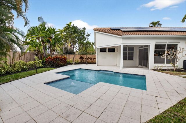 6607 NW 25th Way, Boca Raton, FL 33496