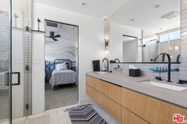 821 Flower Avenue, Venice (los Angeles), CA 90291