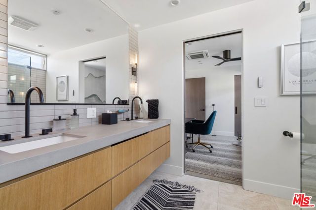 821 Flower Avenue, Venice (los Angeles), CA 90291
