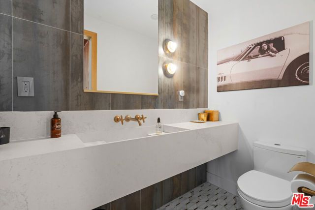 821 Flower Avenue, Venice (los Angeles), CA 90291