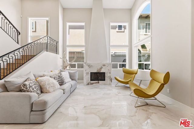 1832 11th Street, Manhattan Beach, CA 90266